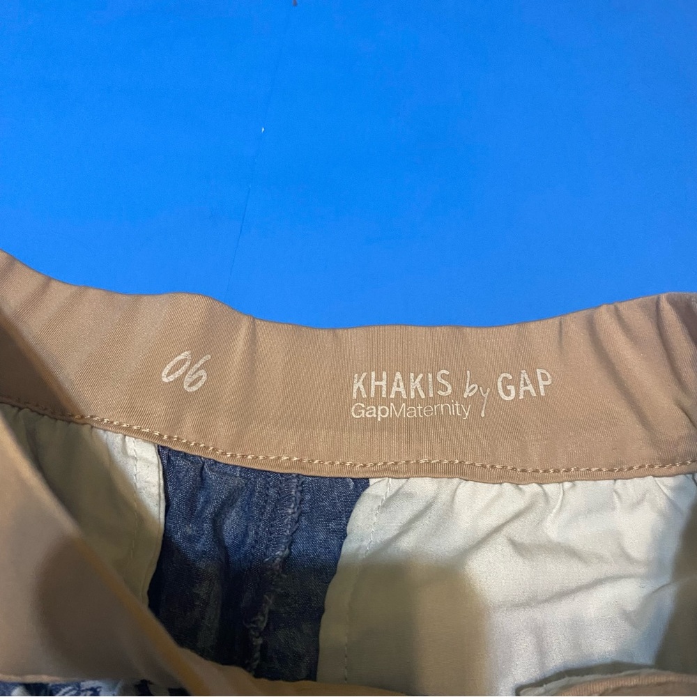 ⭐️ Khakis by gap maternity floral shorts size 6 - Picture 3 of 4